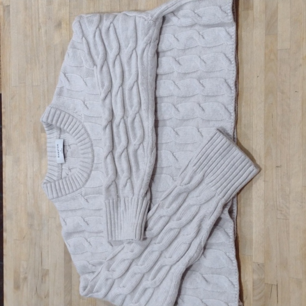 Babaton 100% Merino wool crew neck cable knit sweater cropped size s